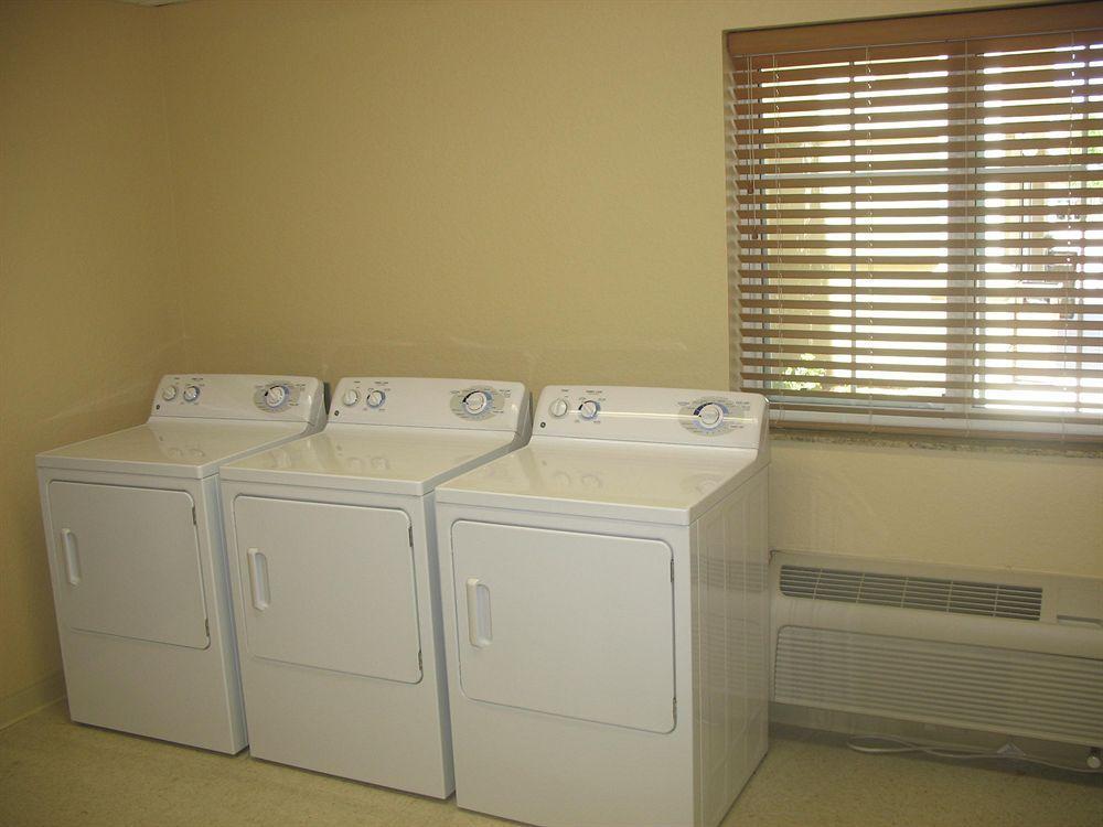 Candlewood Suites Fort Myers Interstate 75 By Ihg Удобства фото