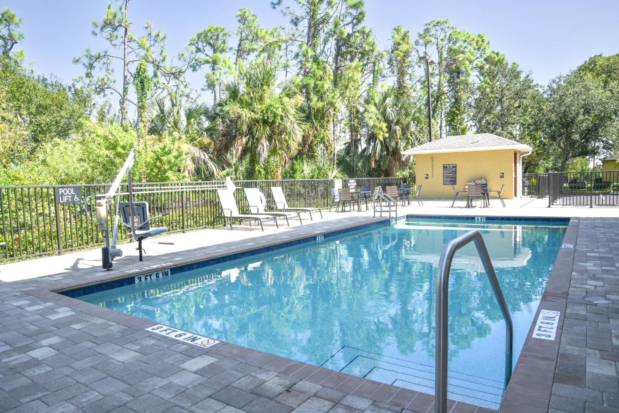 Candlewood Suites Fort Myers Interstate 75 By Ihg Экстерьер фото