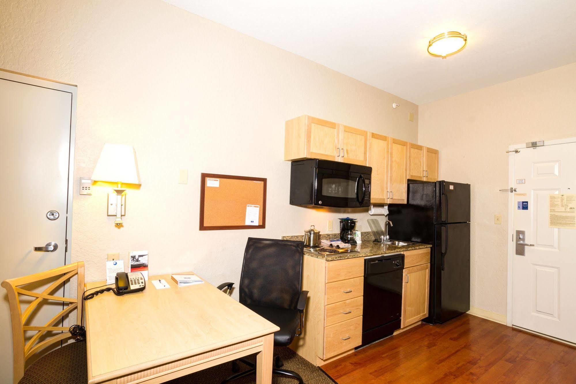 Candlewood Suites Fort Myers Interstate 75 By Ihg Экстерьер фото